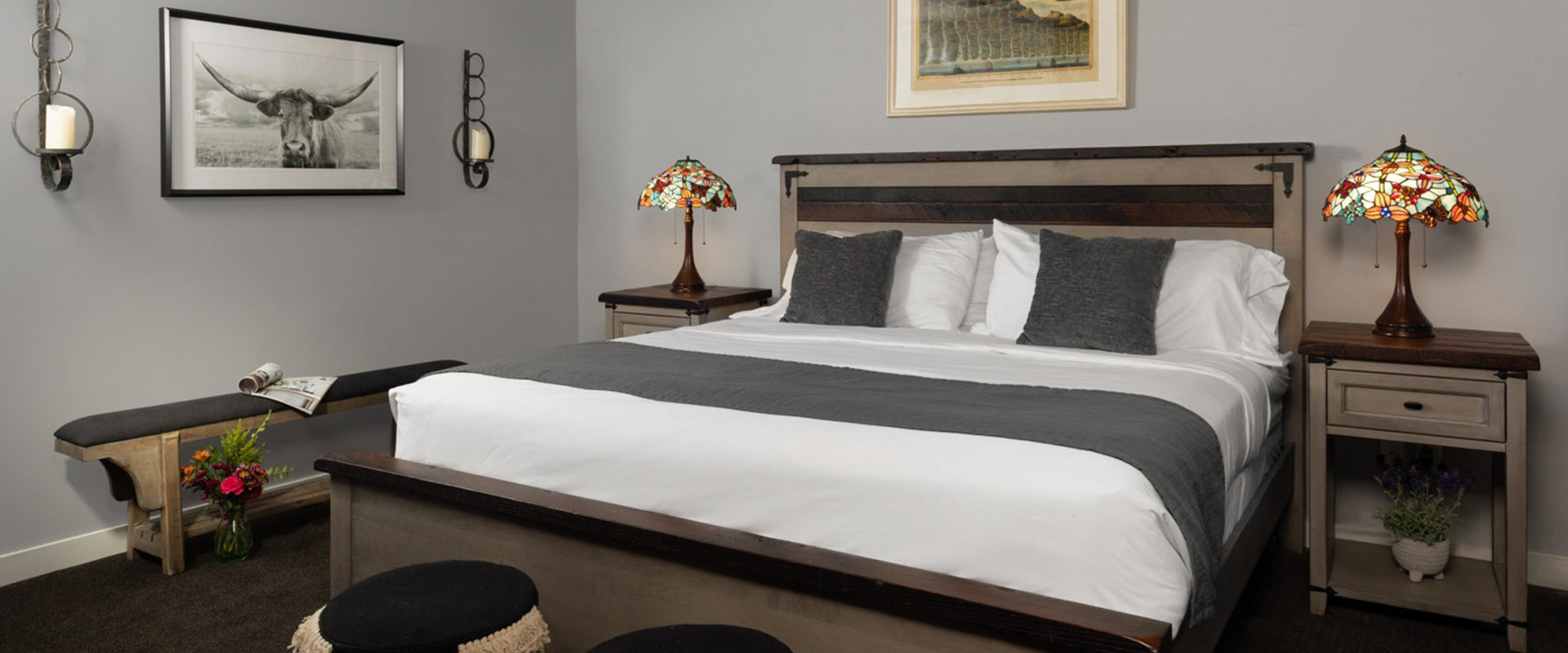 Picture of the bed in the Dewar Suite at Glenlaurel.