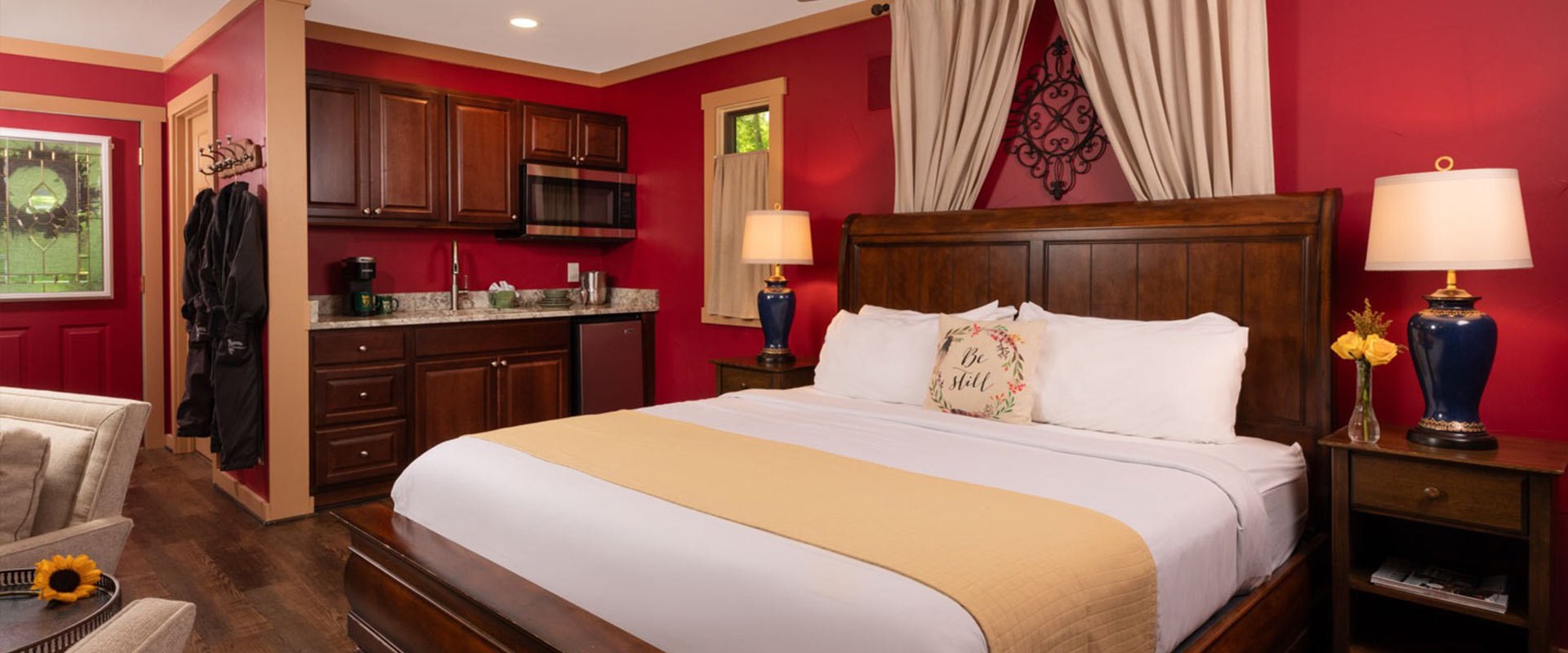 Picture of the bed in MacBeth Croft at Glenlaurel.